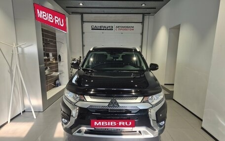 Mitsubishi Outlander III рестайлинг 3, 2019 год, 2 099 000 рублей, 2 фотография