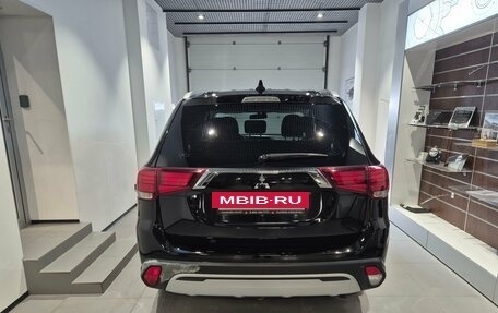 Mitsubishi Outlander III рестайлинг 3, 2019 год, 2 099 000 рублей, 5 фотография