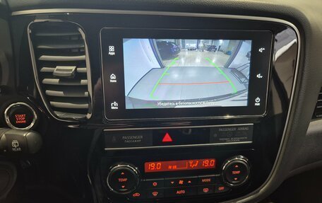 Mitsubishi Outlander III рестайлинг 3, 2019 год, 2 099 000 рублей, 11 фотография