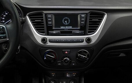 Hyundai Solaris II рестайлинг, 2017 год, 899 000 рублей, 22 фотография