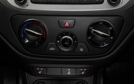 Hyundai Solaris II рестайлинг, 2017 год, 899 000 рублей, 24 фотография