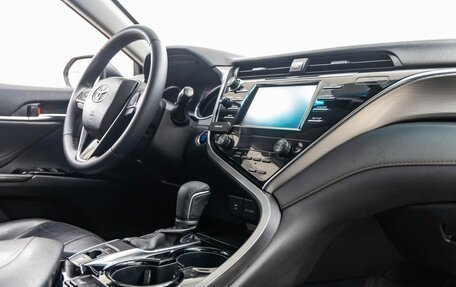 Toyota Camry, 2019 год, 1 938 000 рублей, 32 фотография