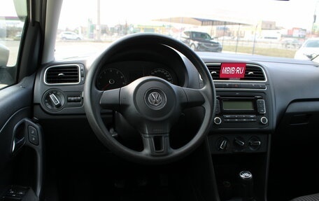 Volkswagen Polo VI (EU Market), 2012 год, 819 000 рублей, 23 фотография