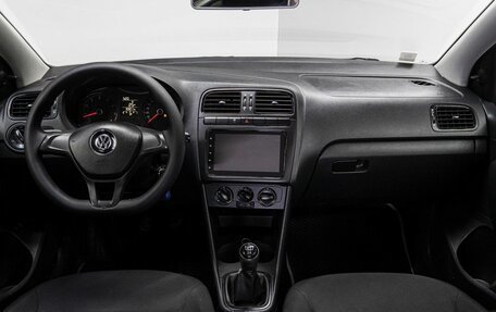 Volkswagen Polo VI (EU Market), 2016 год, 850 000 рублей, 17 фотография
