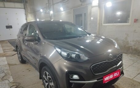 KIA Sportage IV рестайлинг, 2019 год, 2 100 000 рублей, 3 фотография