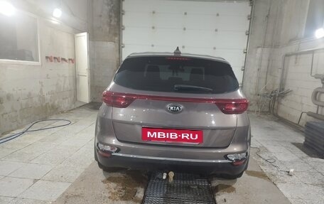 KIA Sportage IV рестайлинг, 2019 год, 2 100 000 рублей, 5 фотография