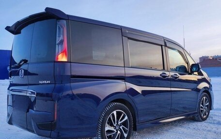 Honda Stepwgn IV, 2021 год, 1 905 000 рублей, 5 фотография