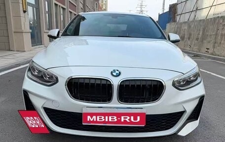 BMW 1 серия, 2022 год, 1 743 000 рублей, 2 фотография