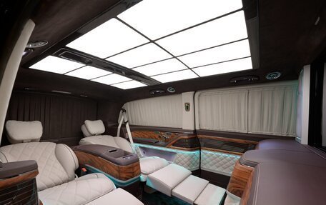 Mercedes-Benz V-Класс, 2024 год, 45 700 000 рублей, 3 фотография