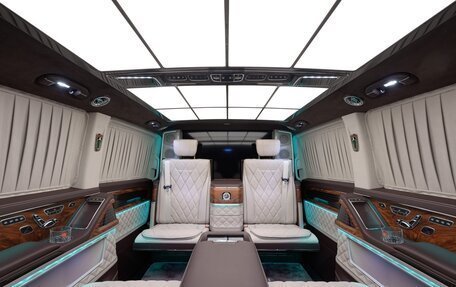 Mercedes-Benz V-Класс, 2024 год, 45 700 000 рублей, 5 фотография