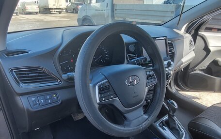 Hyundai Solaris II рестайлинг, 2021 год, 1 950 000 рублей, 5 фотография