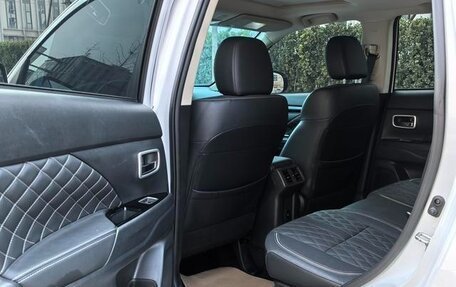 Mitsubishi Outlander III рестайлинг 3, 2022 год, 2 130 000 рублей, 13 фотография