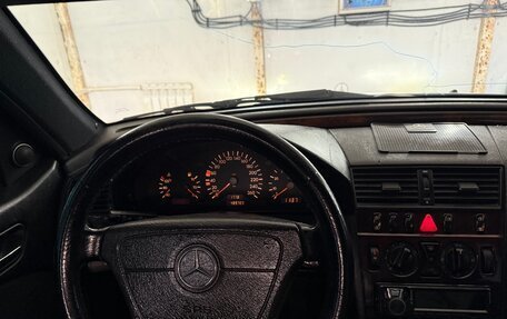 Mercedes-Benz C-Класс, 1998 год, 350 000 рублей, 2 фотография