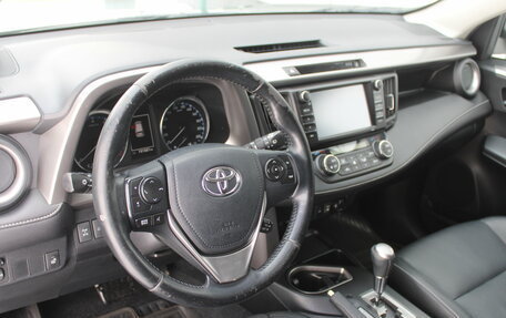 Toyota RAV4, 2017 год, 2 135 000 рублей, 10 фотография