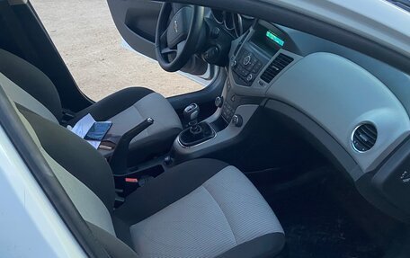 Chevrolet Cruze II, 2012 год, 645 000 рублей, 8 фотография