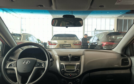 Hyundai Solaris II рестайлинг, 2014 год, 850 000 рублей, 17 фотография