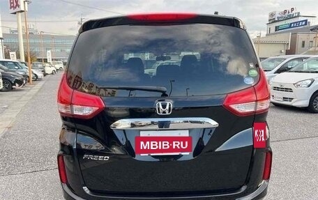 Honda Freed II, 2022 год, 1 390 000 рублей, 5 фотография