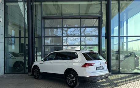 Volkswagen Tiguan II, 2022 год, 2 650 000 рублей, 2 фотография