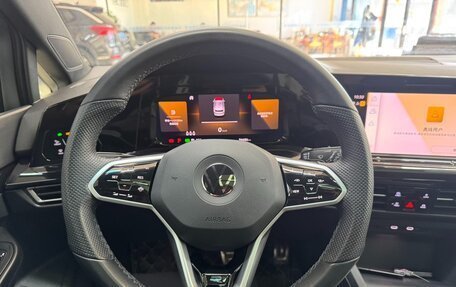 Volkswagen Golf VIII, 2022 год, 2 100 000 рублей, 9 фотография