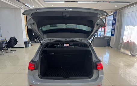 Volkswagen Golf VIII, 2022 год, 2 100 000 рублей, 11 фотография