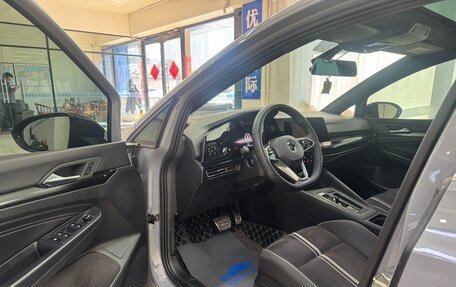 Volkswagen Golf VIII, 2022 год, 2 100 000 рублей, 7 фотография