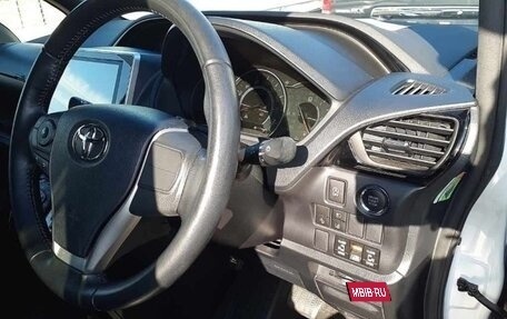 Toyota Noah III, 2019 год, 1 905 000 рублей, 7 фотография