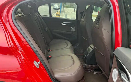 BMW 1 серия, 2022 год, 1 400 000 рублей, 24 фотография