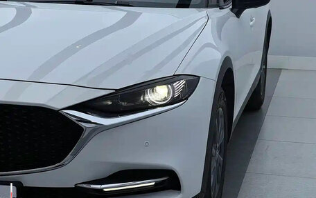 Mazda CX-4, 2023 год, 1 900 000 рублей, 5 фотография