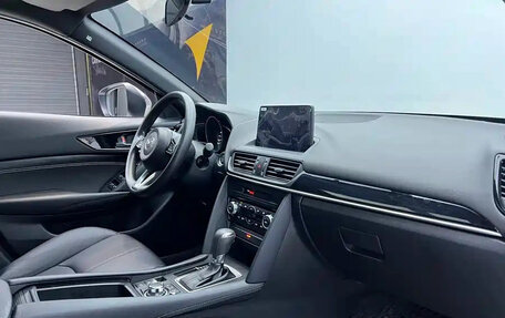 Mazda CX-4, 2023 год, 1 900 000 рублей, 18 фотография