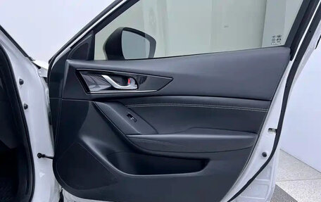 Mazda CX-4, 2023 год, 1 900 000 рублей, 21 фотография