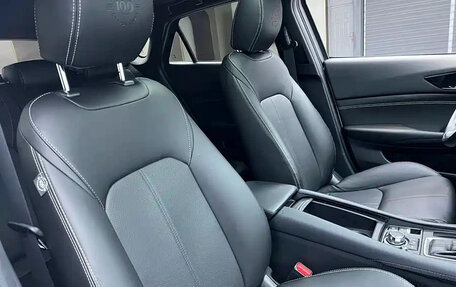 Mazda CX-4, 2023 год, 1 900 000 рублей, 22 фотография