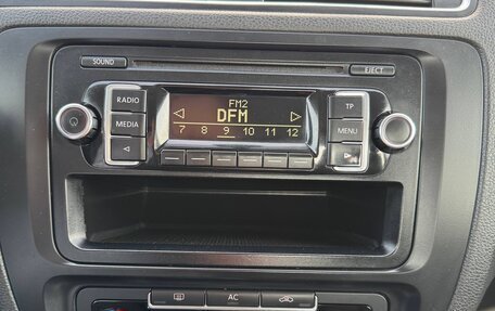 Volkswagen Jetta VI, 2011 год, 1 100 000 рублей, 18 фотография