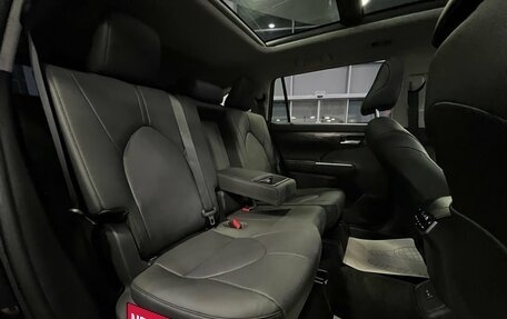 Toyota Highlander, 2025 год, 5 700 000 рублей, 39 фотография