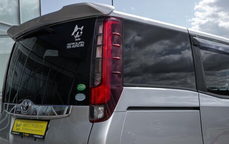 Toyota Noah III, 2015 год, 1 578 000 рублей, 4 фотография