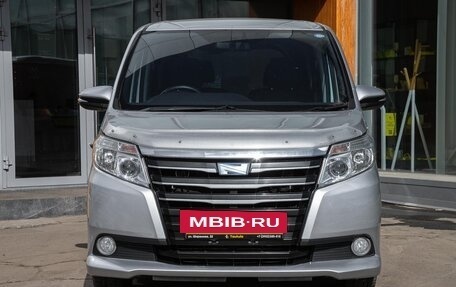 Toyota Noah III, 2015 год, 1 578 000 рублей, 6 фотография
