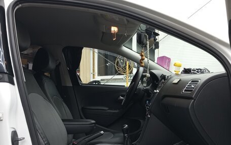 Volkswagen Polo VI (EU Market), 2014 год, 935 000 рублей, 24 фотография