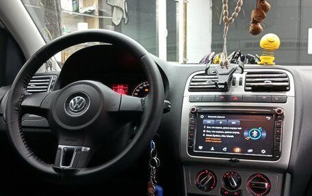 Volkswagen Polo VI (EU Market), 2014 год, 935 000 рублей, 21 фотография