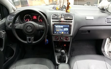 Volkswagen Polo VI (EU Market), 2014 год, 935 000 рублей, 22 фотография