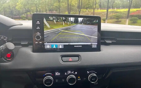 Honda Vezel, 2023 год, 1 600 000 рублей, 11 фотография