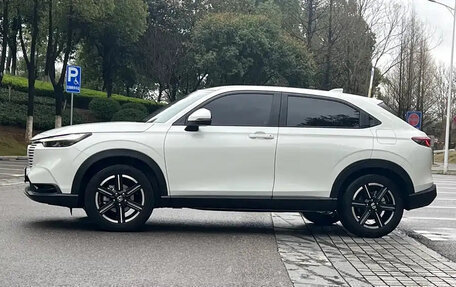 Honda Vezel, 2023 год, 1 600 000 рублей, 6 фотография