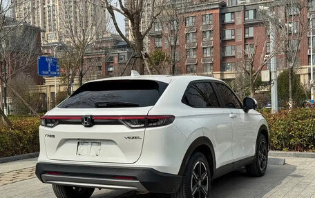 Honda Vezel, 2023 год, 1 600 000 рублей, 9 фотография