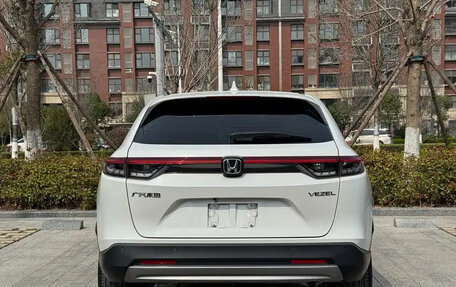 Honda Vezel, 2023 год, 1 600 000 рублей, 10 фотография