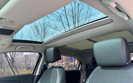 Honda Vezel, 2023 год, 1 600 000 рублей, 13 фотография