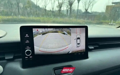 Honda Vezel, 2023 год, 1 600 000 рублей, 15 фотография