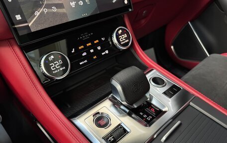 Jaguar F-Pace, 2021 год, 8 999 000 рублей, 29 фотография