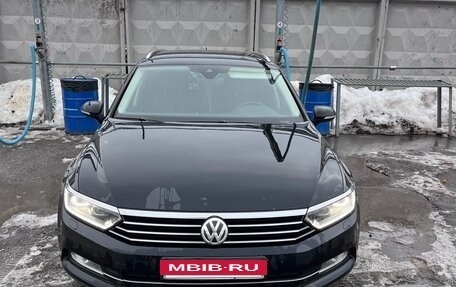 Volkswagen Passat B8 рестайлинг, 2017 год, 1 350 000 рублей, 2 фотография