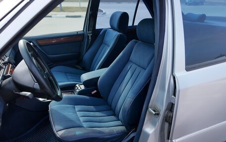 Mercedes-Benz E-Класс, 1994 год, 380 000 рублей, 7 фотография