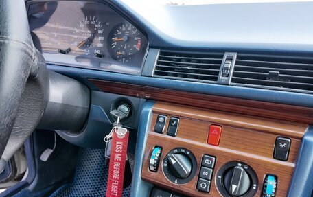 Mercedes-Benz E-Класс, 1994 год, 380 000 рублей, 10 фотография