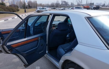 Mercedes-Benz E-Класс, 1994 год, 380 000 рублей, 12 фотография