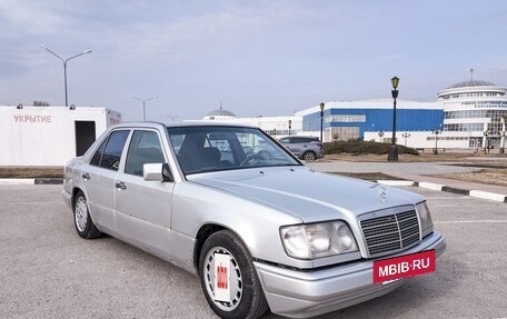 Mercedes-Benz E-Класс, 1994 год, 380 000 рублей, 2 фотография